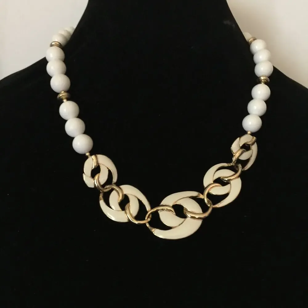 Vintage Trifari Necklace and Earrings set - Picture 2 of 3